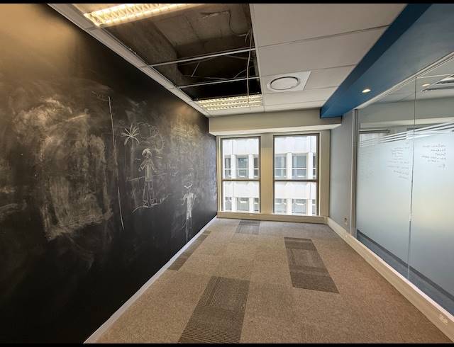 383.50M² OFFICE TO LET IN FORESHORE
